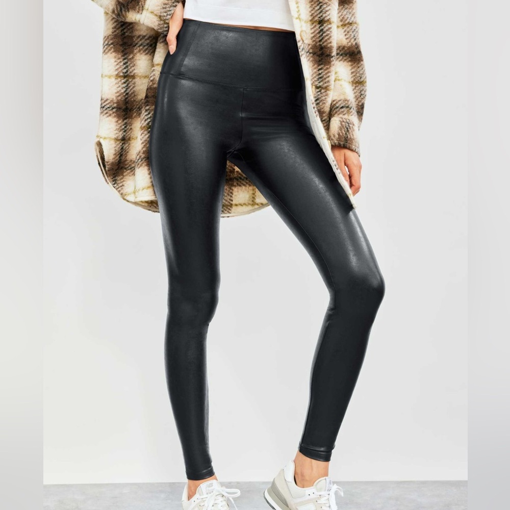 Aritzia Wilfred Free Daria Black Faux Leather Leggings
